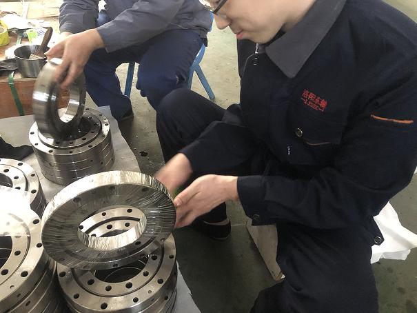 RU124X交叉滾子軸承P4級現(xiàn)貨供應(yīng)